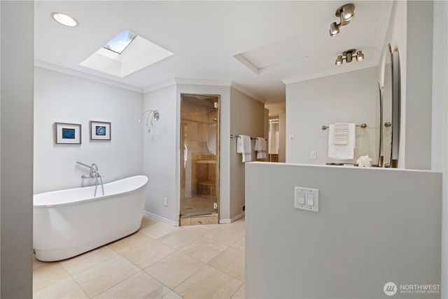 9726 SE 40th Street, Mercer Island, WA 98040
