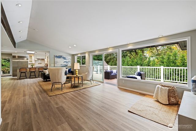 9726 SE 40th Street, Mercer Island, WA 98040