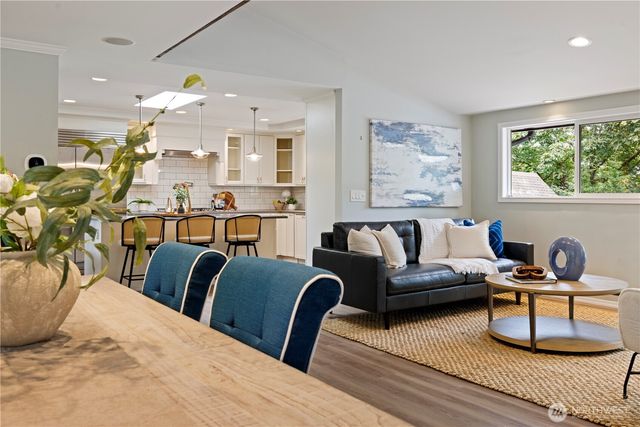 9726 SE 40th Street, Mercer Island, WA 98040