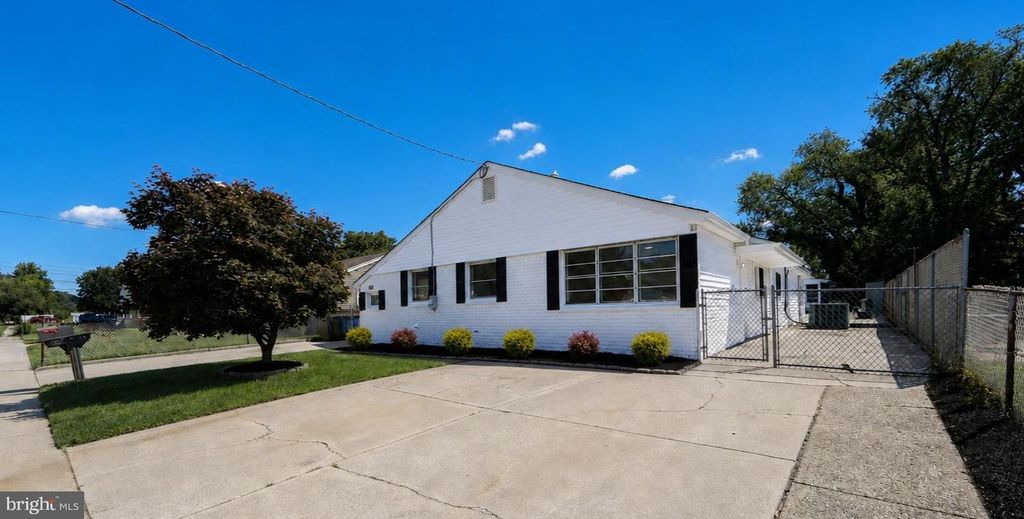 436 WALNUT AVE, GLOUCESTER CITY, NJ 08030 — exterior