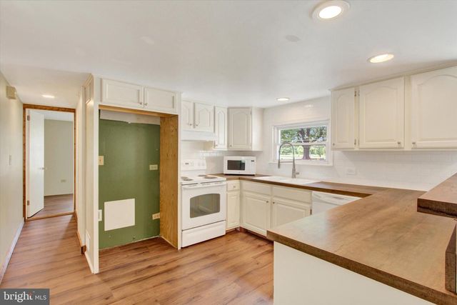 819 BALTIMORE RD, Dillsburg, PA 17019