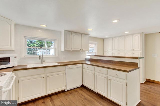 819 BALTIMORE RD, Dillsburg, PA 17019