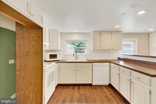 819 BALTIMORE RD, Dillsburg, PA 17019