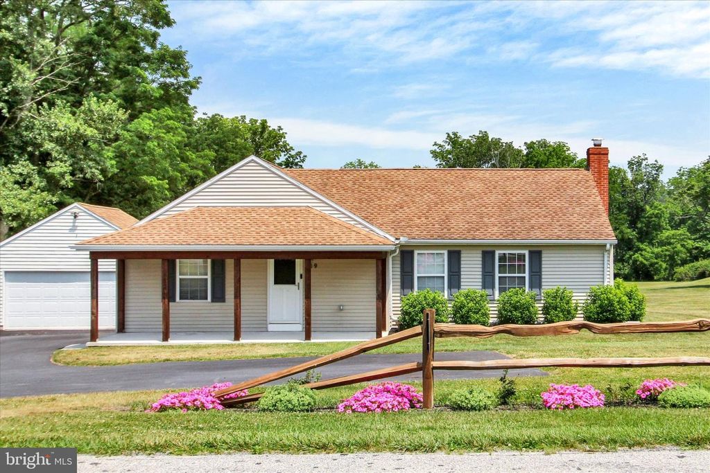 819 BALTIMORE RD, Dillsburg, PA 17019