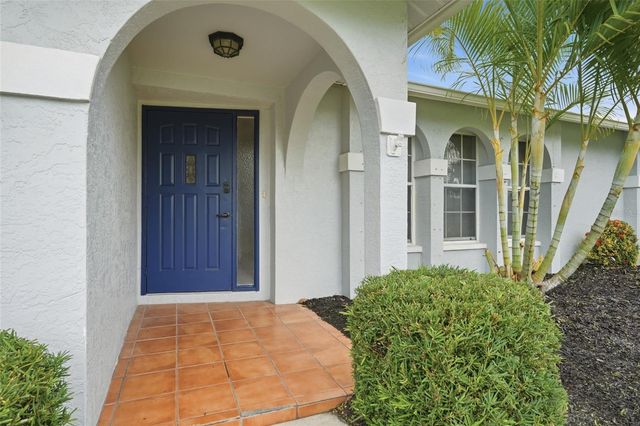 524 SE 8TH PLACE, Cape Coral, FL 33990