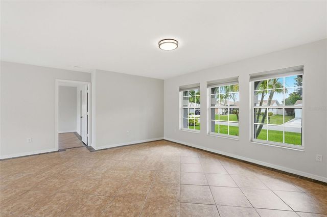 524 SE 8TH PLACE, Cape Coral, FL 33990