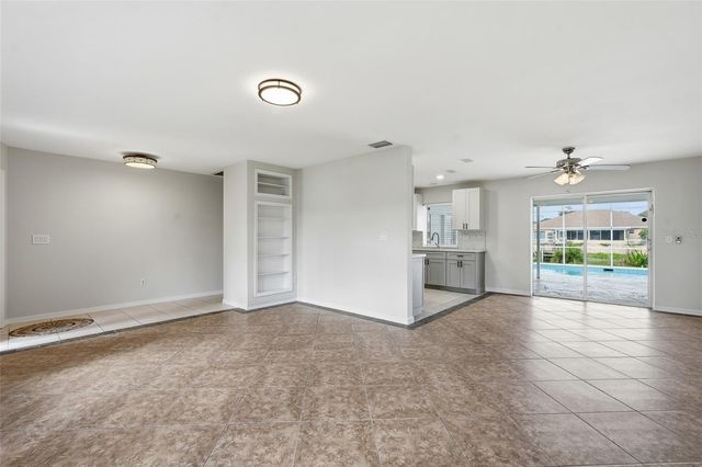 524 SE 8TH PLACE, Cape Coral, FL 33990