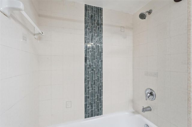 524 SE 8TH PLACE, Cape Coral, FL 33990