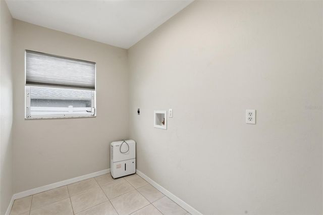 524 SE 8TH PLACE, Cape Coral, FL 33990
