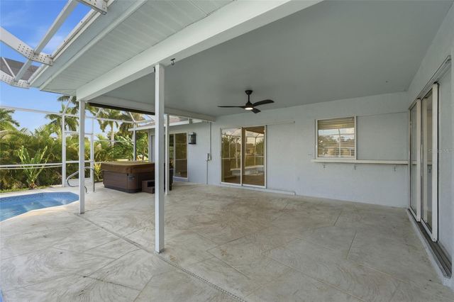524 SE 8TH PLACE, Cape Coral, FL 33990