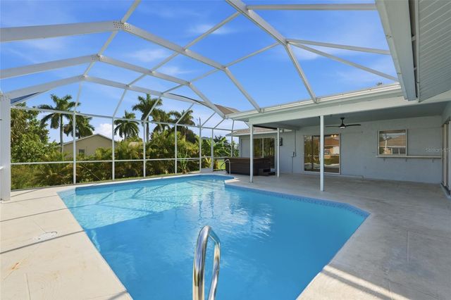 524 SE 8TH PLACE, Cape Coral, FL 33990