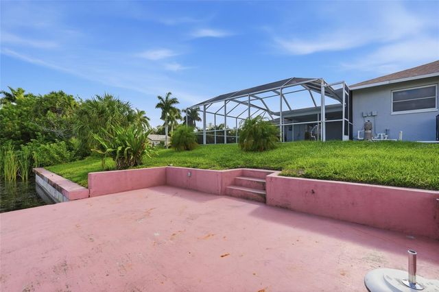 524 SE 8TH PLACE, Cape Coral, FL 33990