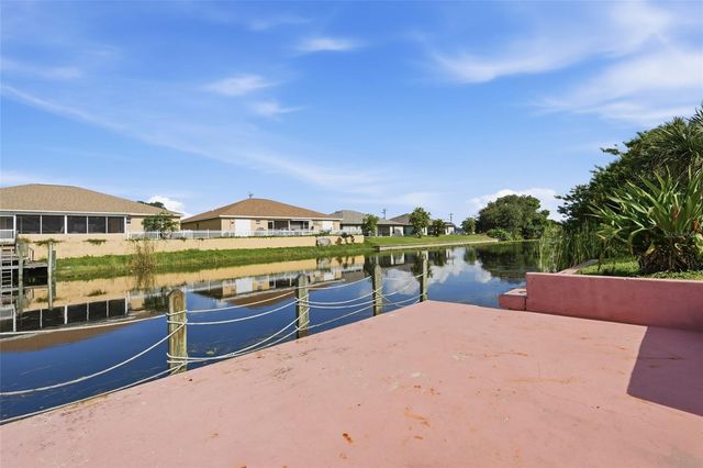 524 SE 8TH PLACE, Cape Coral, FL 33990