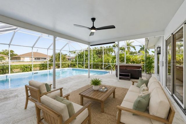 524 SE 8TH PLACE, Cape Coral, FL 33990