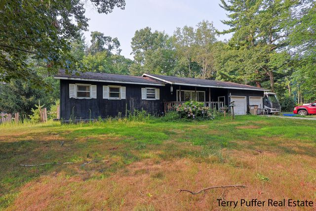 3285 4th Street, Twin Lake, MI 49457