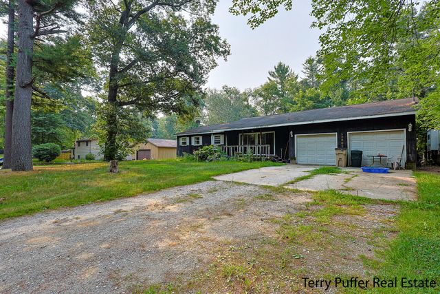 3285 4th Street, Twin Lake, MI 49457