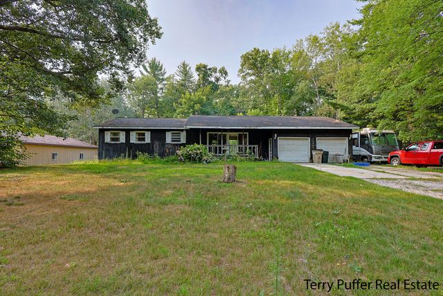 3285 4th Street, Twin Lake, MI 49457