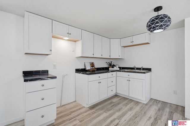 3724 NW Darkwood Court, Lincoln, NE 68521