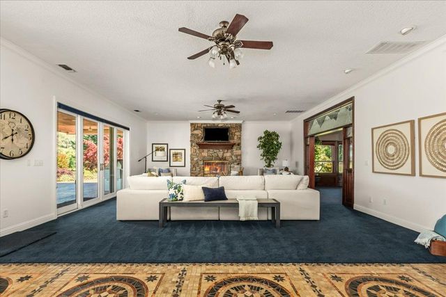 265 Grapevine Ravine Ln, Newcastle, CA 95658