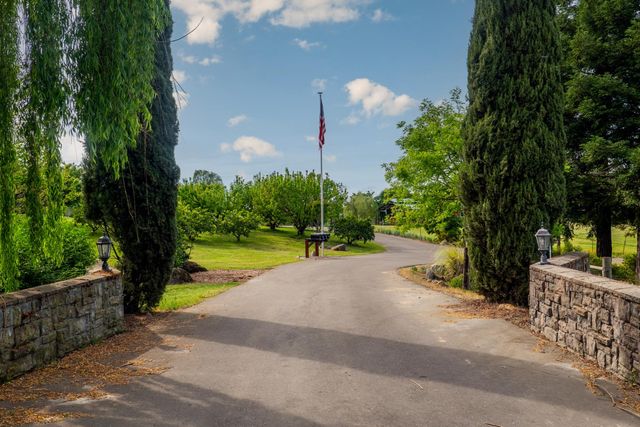 265 Grapevine Ravine Ln, Newcastle, CA 95658