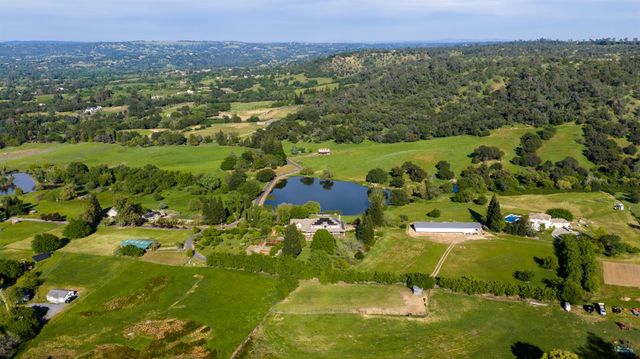 265 Grapevine Ravine Ln, Newcastle, CA 95658