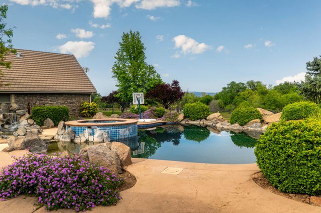 265 Grapevine Ravine Ln, Newcastle, CA 95658