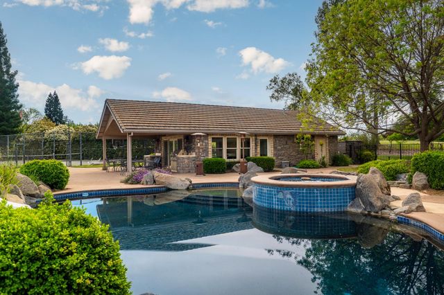 265 Grapevine Ravine Ln, Newcastle, CA 95658