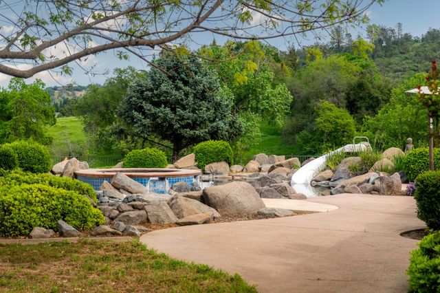 265 Grapevine Ravine Ln, Newcastle, CA 95658