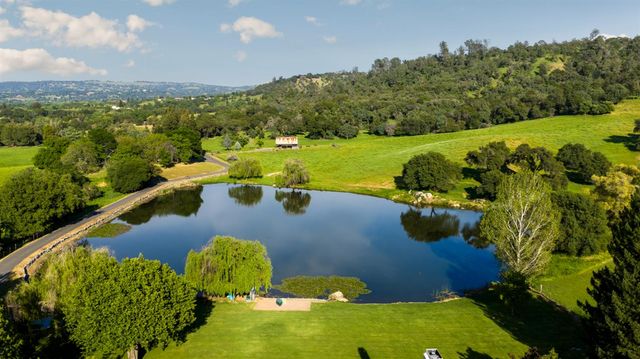 265 Grapevine Ravine Ln, Newcastle, CA 95658