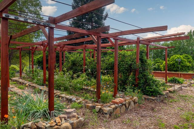 265 Grapevine Ravine Ln, Newcastle, CA 95658