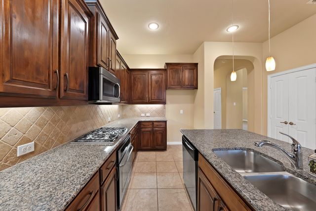 2600 Pioneer Drive, Denton, TX 76210