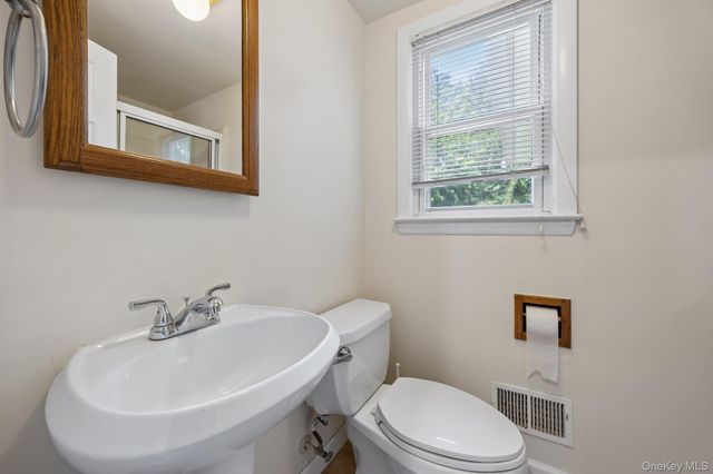 4 Holly Lane, Rye Brook, NY 10573