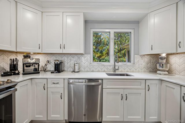 4 Holly Lane, Rye Brook, NY 10573
