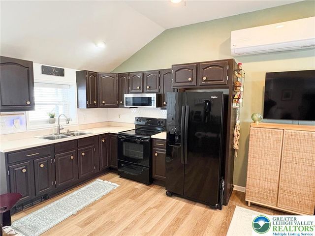 3752 Redbud Drive, Lehigh Twp, PA 18067