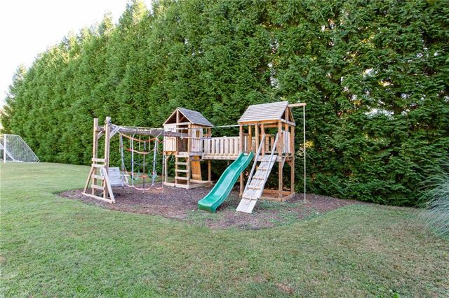 210 Devereux Downs, Roswell, GA 30075