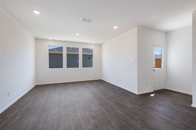 301 El Siebo LN, Bastrop, TX 78602