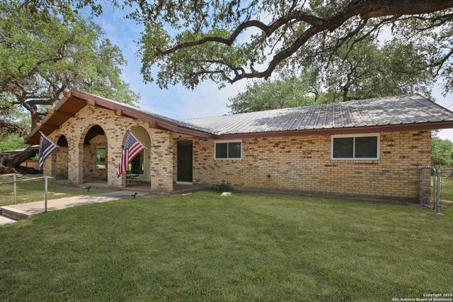 102 Southgate, Pleasanton, TX 78064