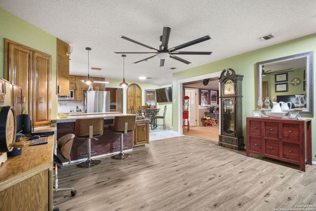 102 Southgate, Pleasanton, TX 78064