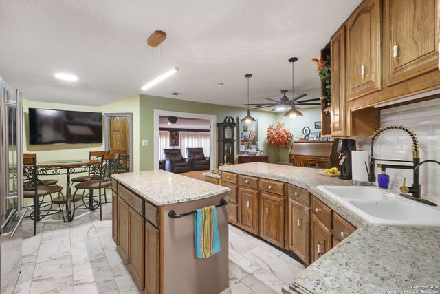 102 Southgate, Pleasanton, TX 78064