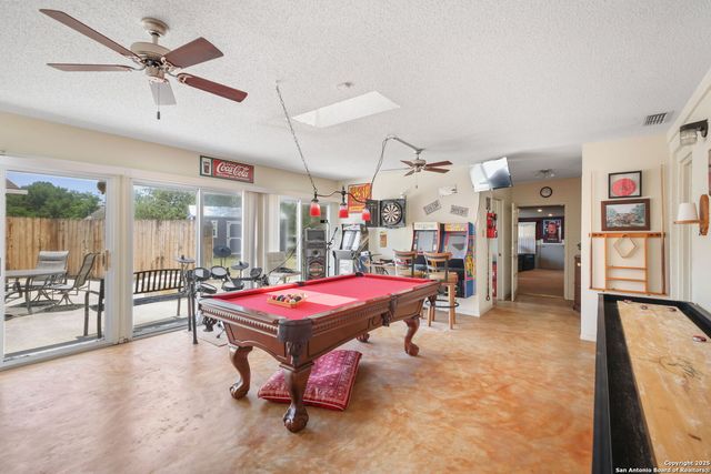 102 Southgate, Pleasanton, TX 78064