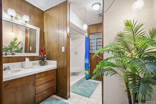 102 Southgate, Pleasanton, TX 78064