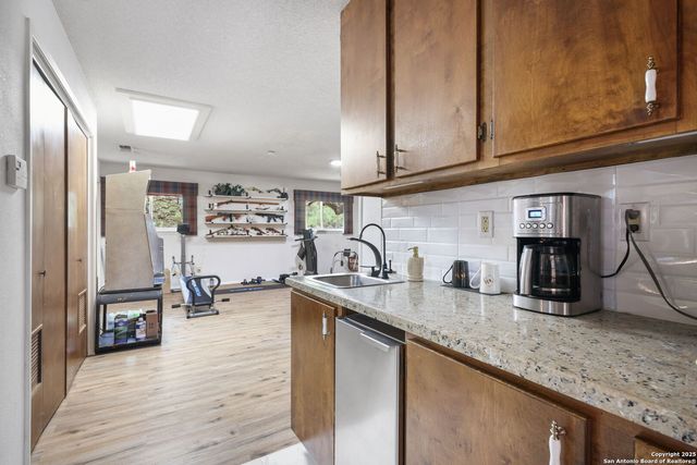 102 Southgate, Pleasanton, TX 78064