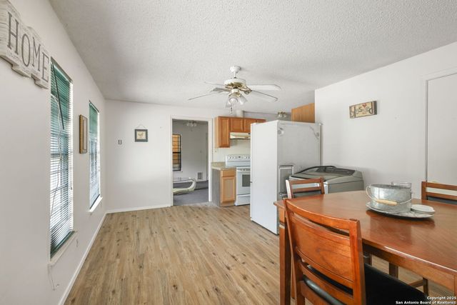 102 Southgate, Pleasanton, TX 78064