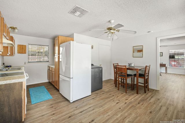 102 Southgate, Pleasanton, TX 78064