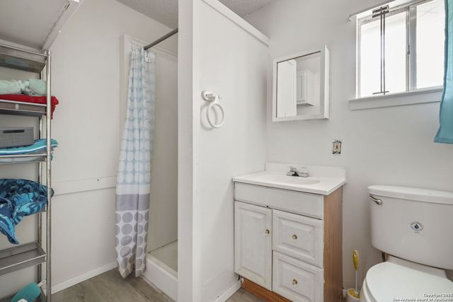 102 Southgate, Pleasanton, TX 78064