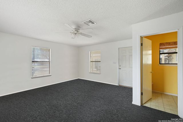 102 Southgate, Pleasanton, TX 78064