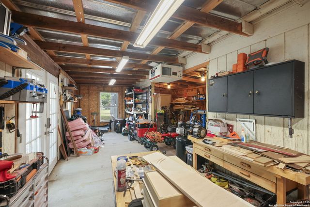 102 Southgate, Pleasanton, TX 78064