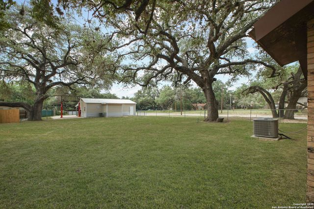 102 Southgate, Pleasanton, TX 78064