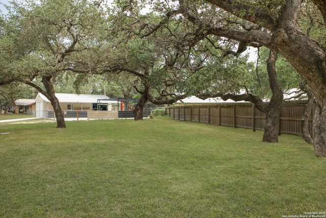 102 Southgate, Pleasanton, TX 78064