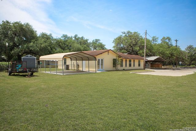 102 Southgate, Pleasanton, TX 78064